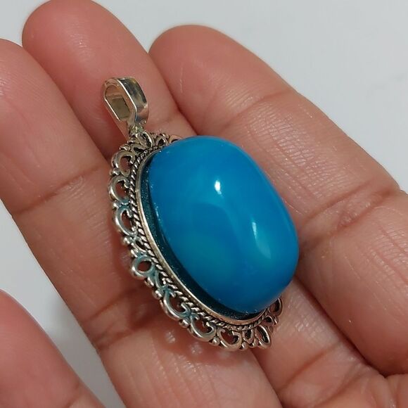 Marbled Blue Faux Stone Cabochon Silver Tone Ornate Edge Oval Bezel Pendant - Picture 3 of 4